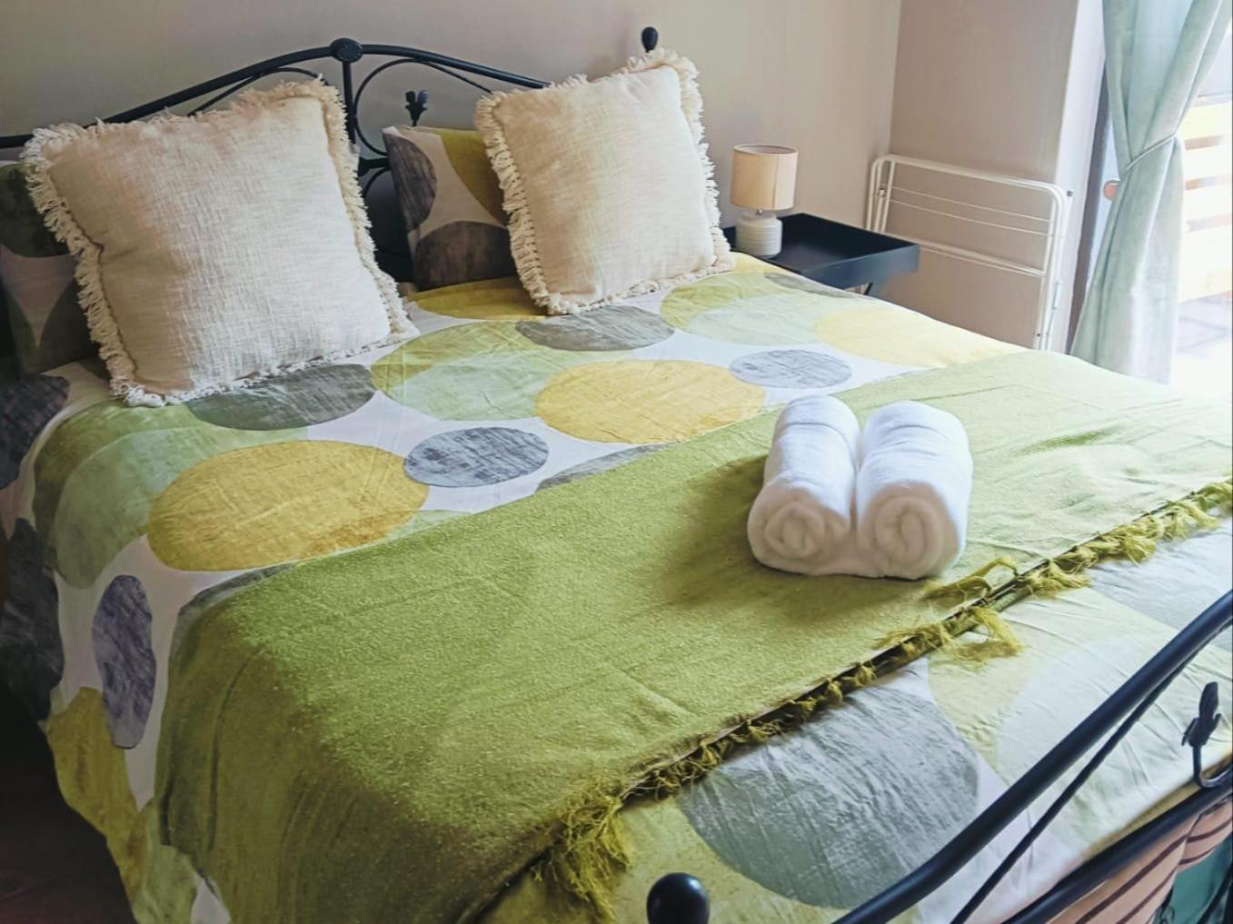 The Lion'S Den Apartment George Room photo